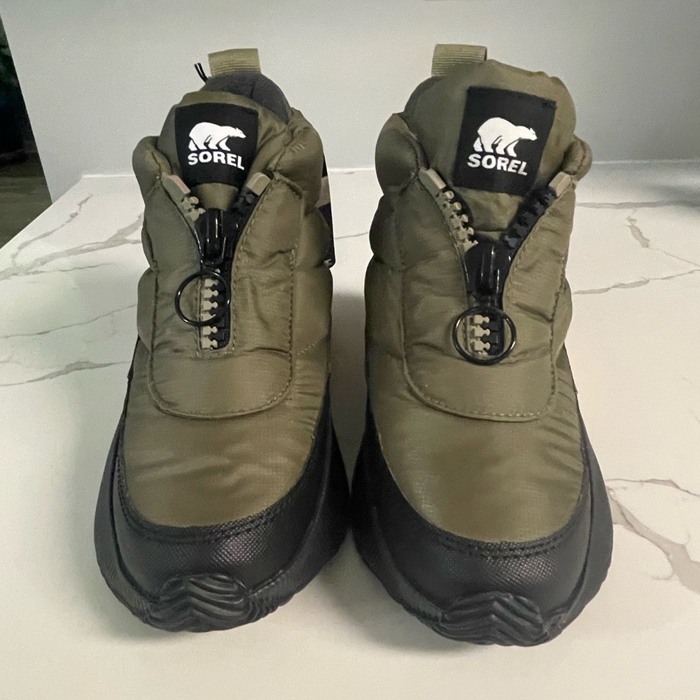 NWT Sorel Out N About Puffy lll